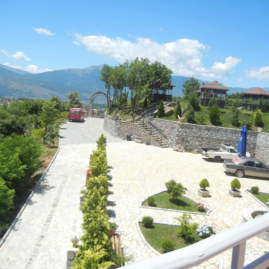 Hotel Natyra E Qete Peshkopi エクステリア 写真