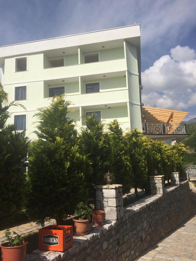 Hotel Natyra E Qete Peshkopi エクステリア 写真